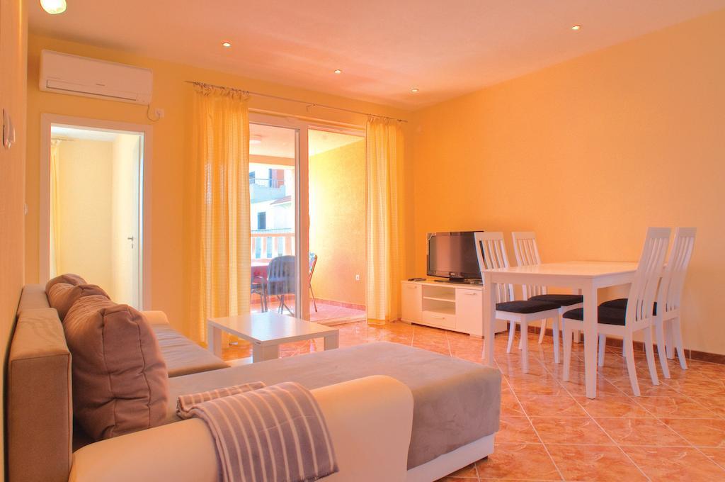 Apartments Tare, Free Parking Vodice Chambre photo